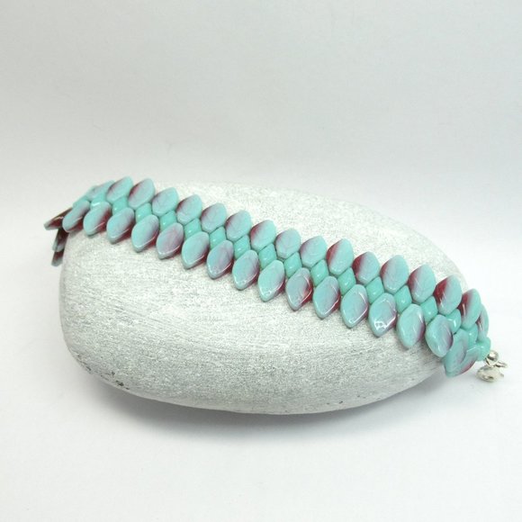 Uranium glass Leaf bracelet - Picture 13 of 16